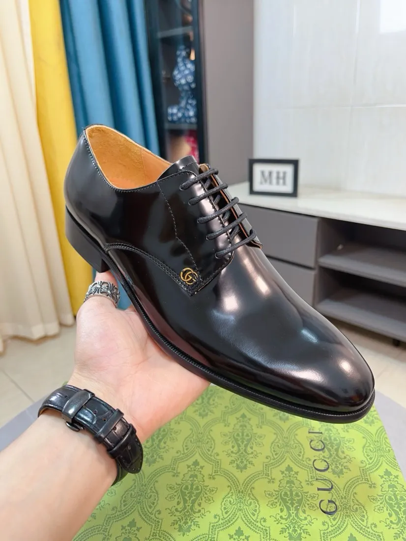 Men's Men's Shoes 💰520🌹🌹Niuli [GUCCI Gucci] A new style of formal men's leather shoes is coming~ The original quality upper is made of patent leather imported from Italy, the leather is soft and delicate, comfortable and soft first-layer cowhide lining, rubber wear-resistant outsole, the shoe shape is dignified and domineering, and the luxury charm cannot be concealed! The natural and free nouveau riche leads the trend. Code number: 38-44